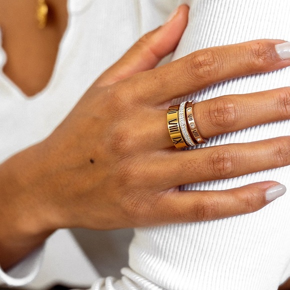 ✨HP✨TRIPLE STACK STONE RING - GOLD - Picture 2 of 3